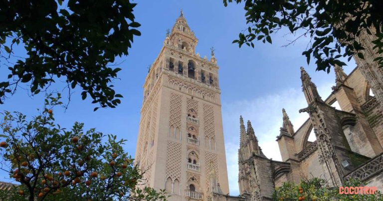 La Torre de La Giralda en Sevilla, España