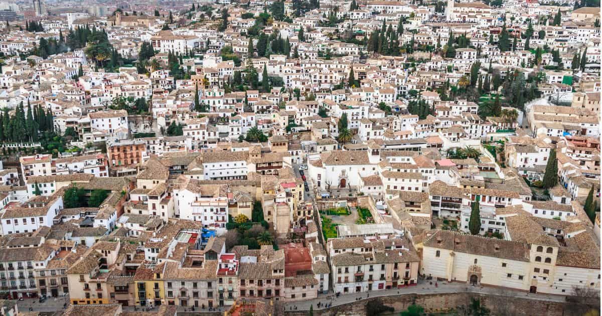 El barrio del Albaicín en Granada, España