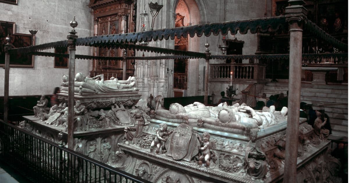 La tumba de los Reyes Católicos en la Capilla Real, Granada, España