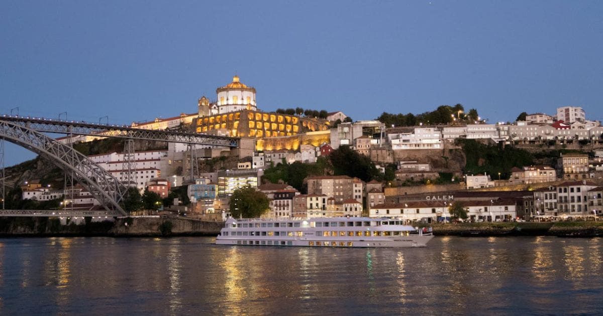 Vistas al Monasterio Da Serra do pilar en Oporto, Portugal